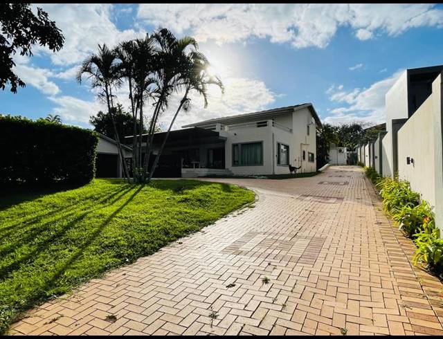 4 BEDROOM HOUSE FOR SALE IN UMHLANGA ROCKS